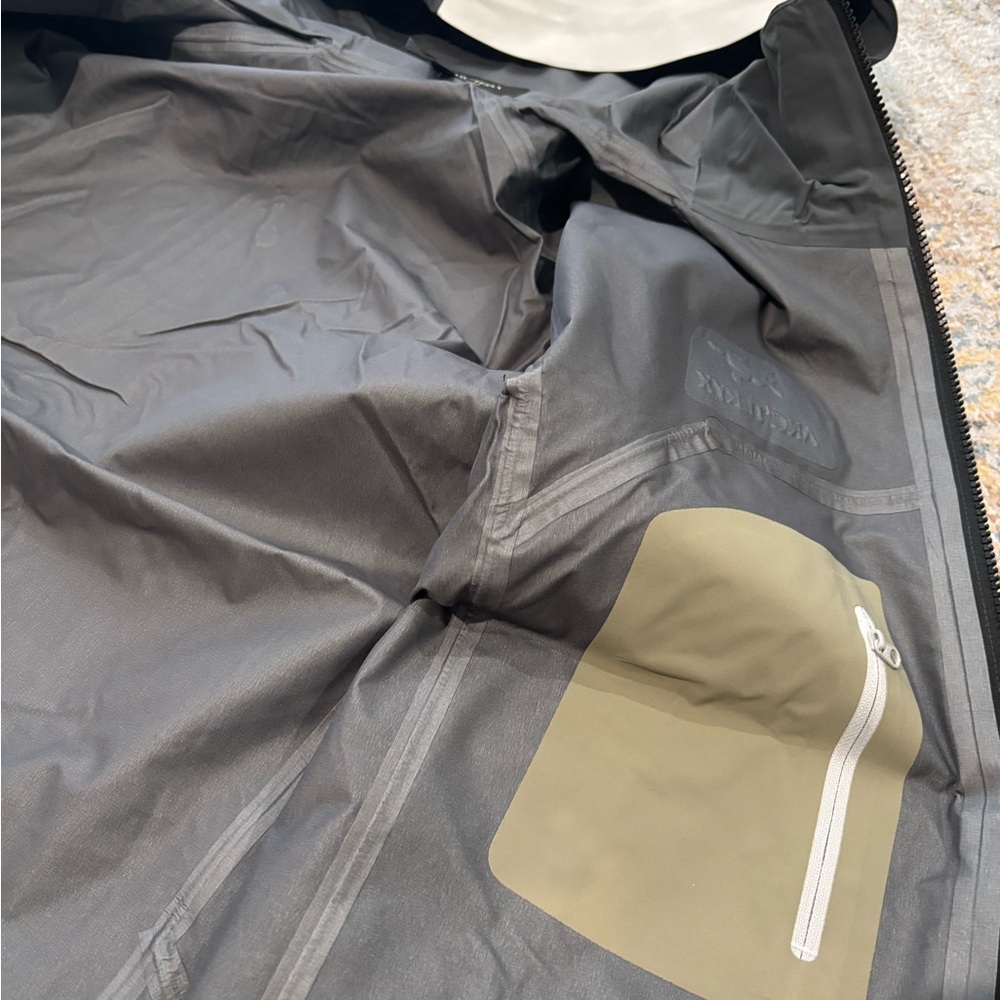 Arcteryx 24k gold collection GORETEX jacket - Picture 2 of 11